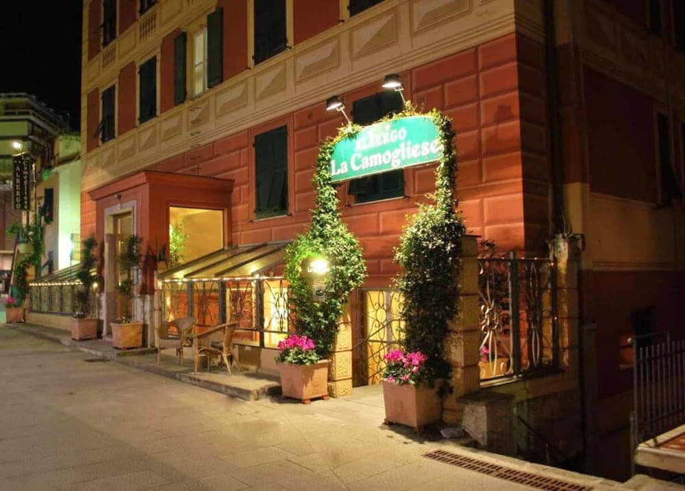 Hotel La Camogliese — photo 1 of 61