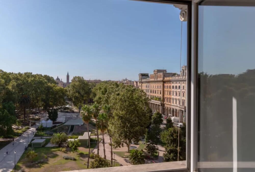 Vittorio Luxury Panoramic Apartment — photo 1 of 1