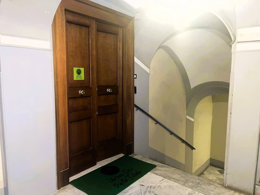 Urban Chic Suite Toledo — photo 1 of 1
