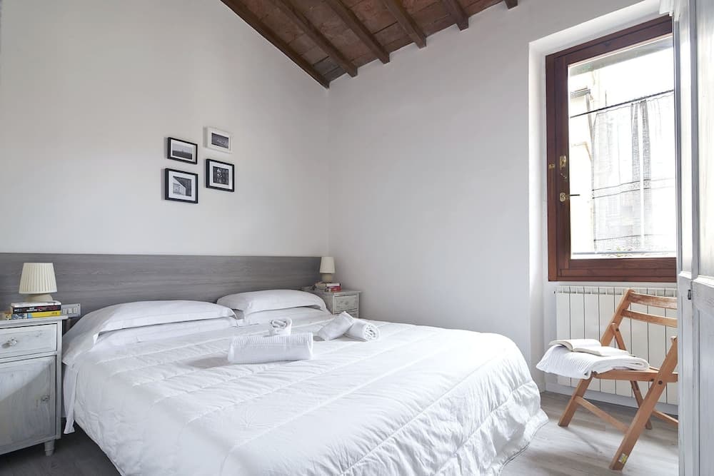 A Few Steps to The Duomo Beautiful 2BD Apt — photo 1 of 1