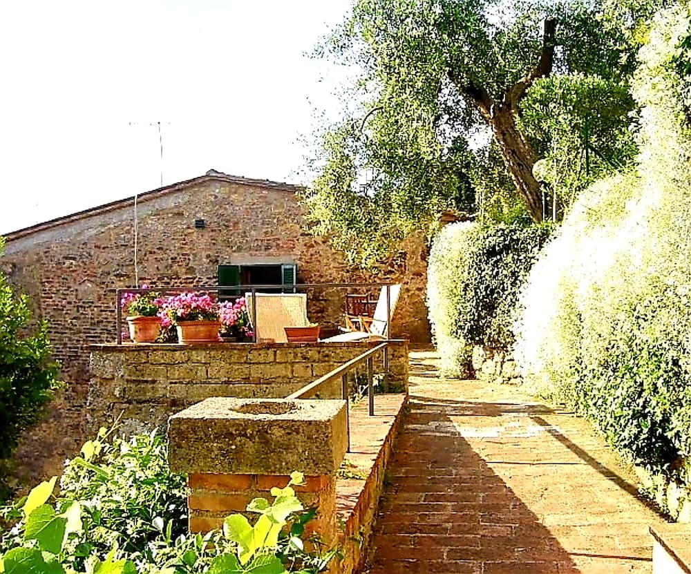 La Terrazza, Historic Tuscan Stone Residence With Garden and Terrace in Cetona — photo 1 of 1