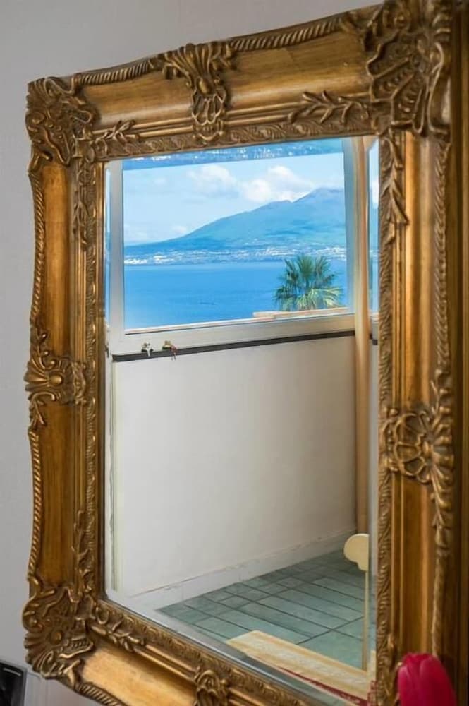 Hotel Aequa — photo 1 of 81