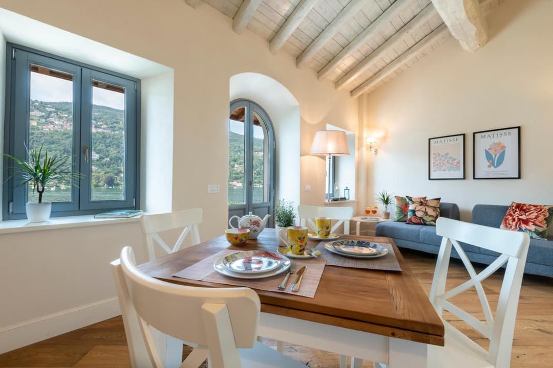 Isola Bella Apartments Via Vittorio Emanuele — photo 1 of 10