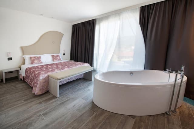 Suite with Lake View