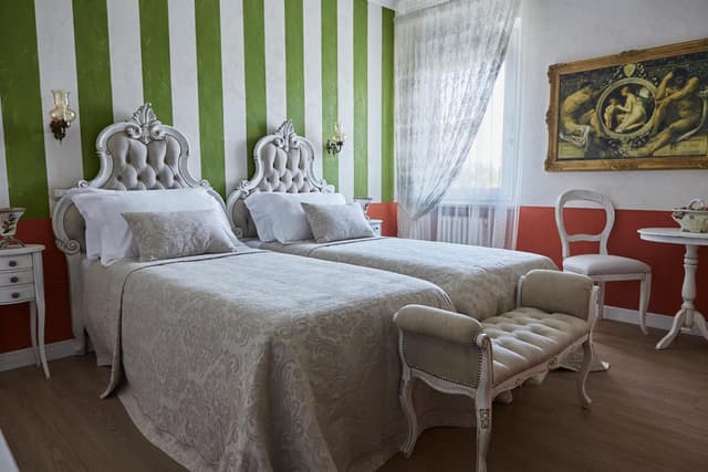 Comfort Twin Room