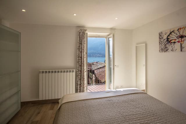 Apartment with Lake View