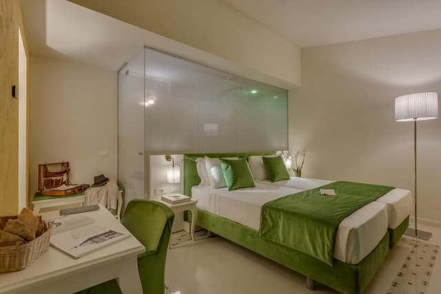 King Executive Room