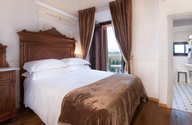 Queen Room with Balcony