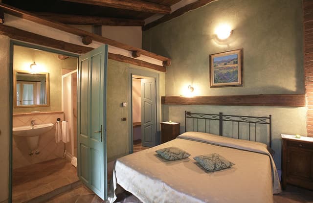 Double or Twin Room with Private Bathroom