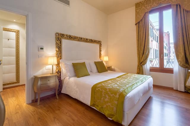 Deluxe One-Bedroom Apartment (3 Adults)