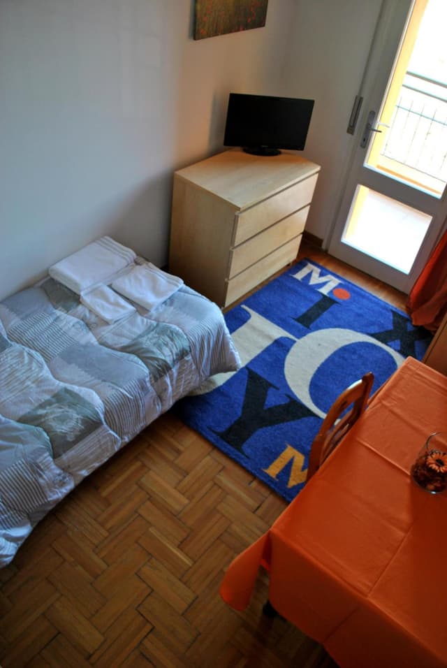 Single Room with Shared Bathroom