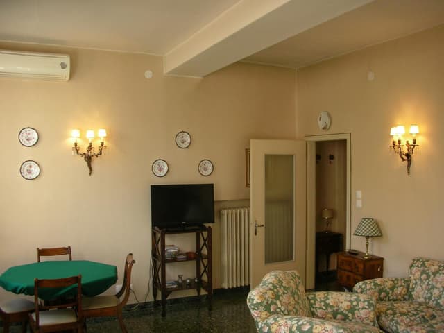 Apartment with Garden View