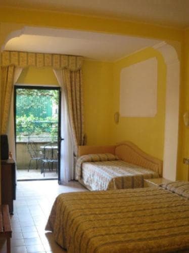 Economy Triple Room