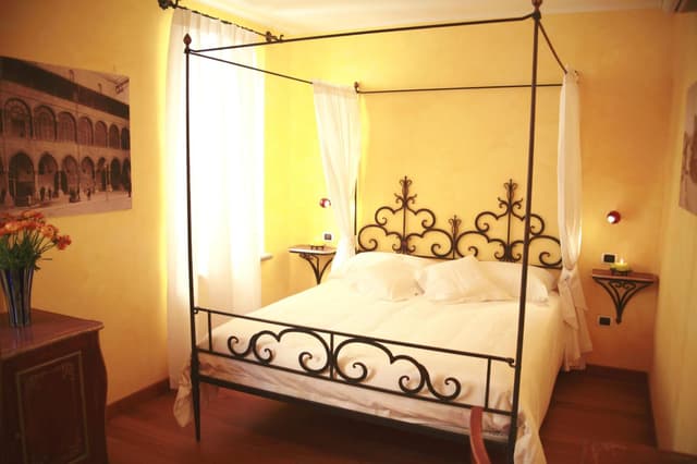 Double Room - Split Level