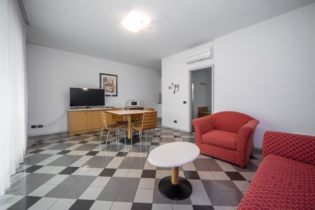 One-Bedroom Apartment (4 Adults)