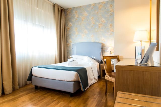 Classic Single Room