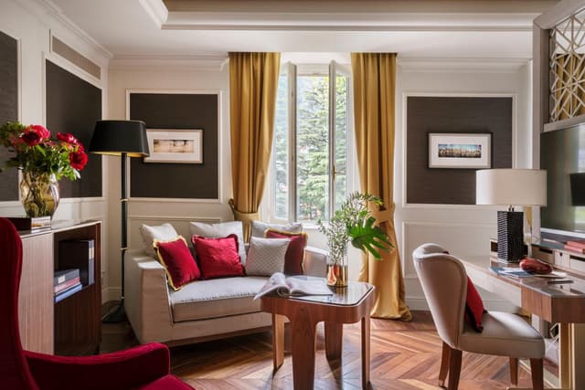 Junior Suite with Garden View