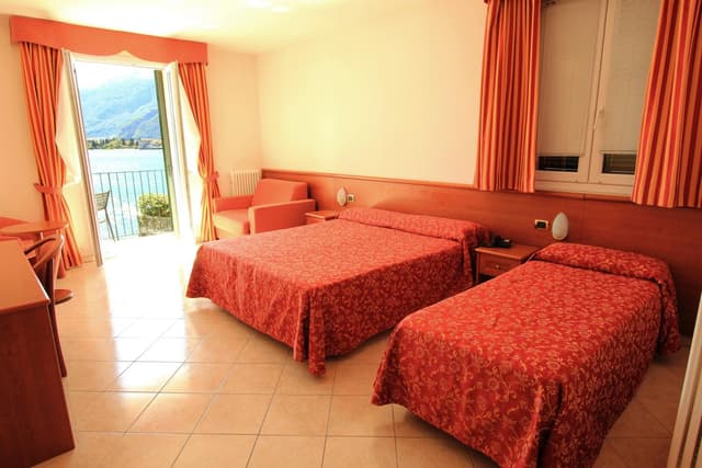 Comfort Triple Room with Lake View