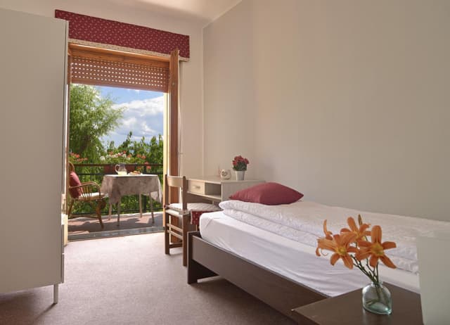 Single Room with Mountain View