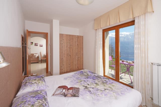 Apartment with Lake View