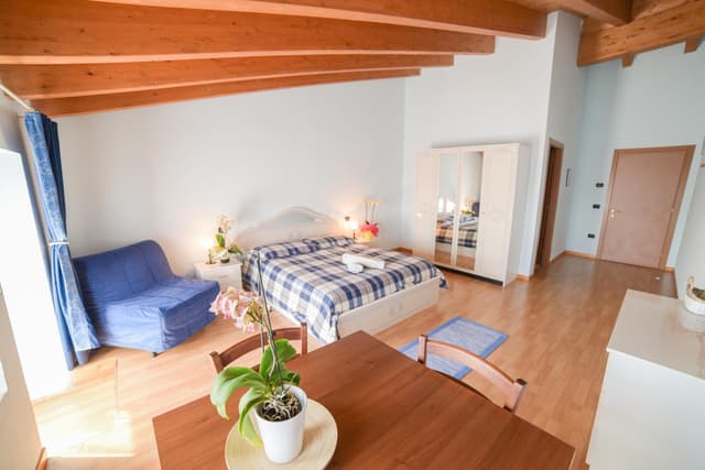 Deluxe Room (2 Adults + 1 Child)