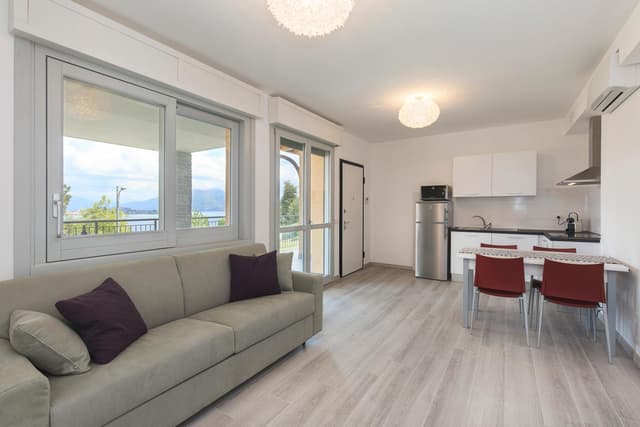 Apartment with Lake View