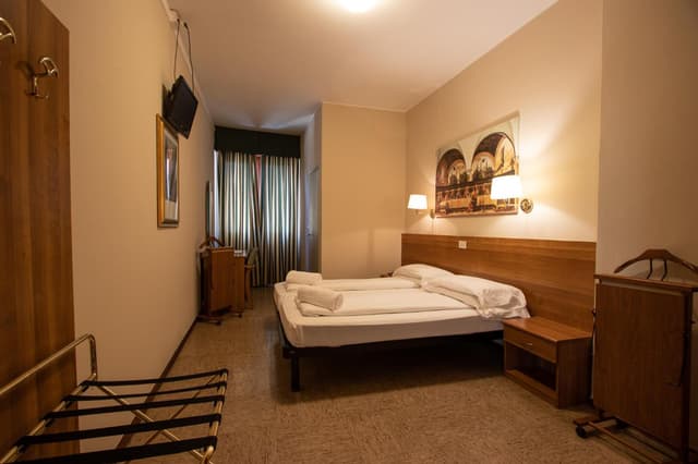 Double Room Economy