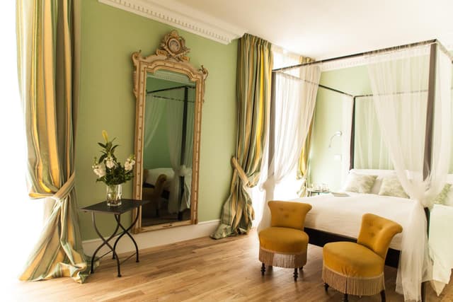Queen Room