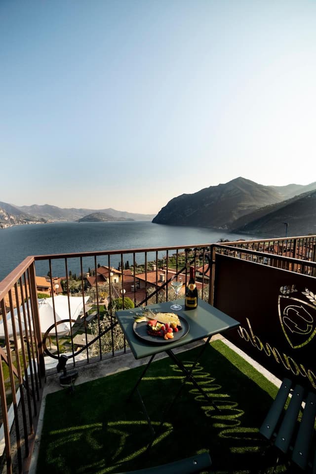 Superior Double or Twin Room with Lake View
