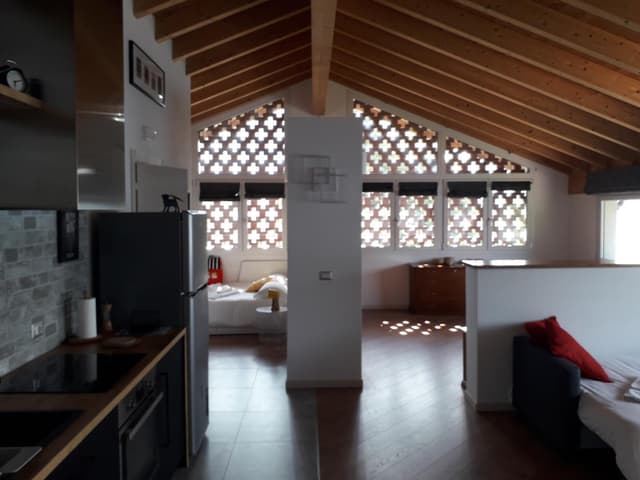 Deluxe Studio