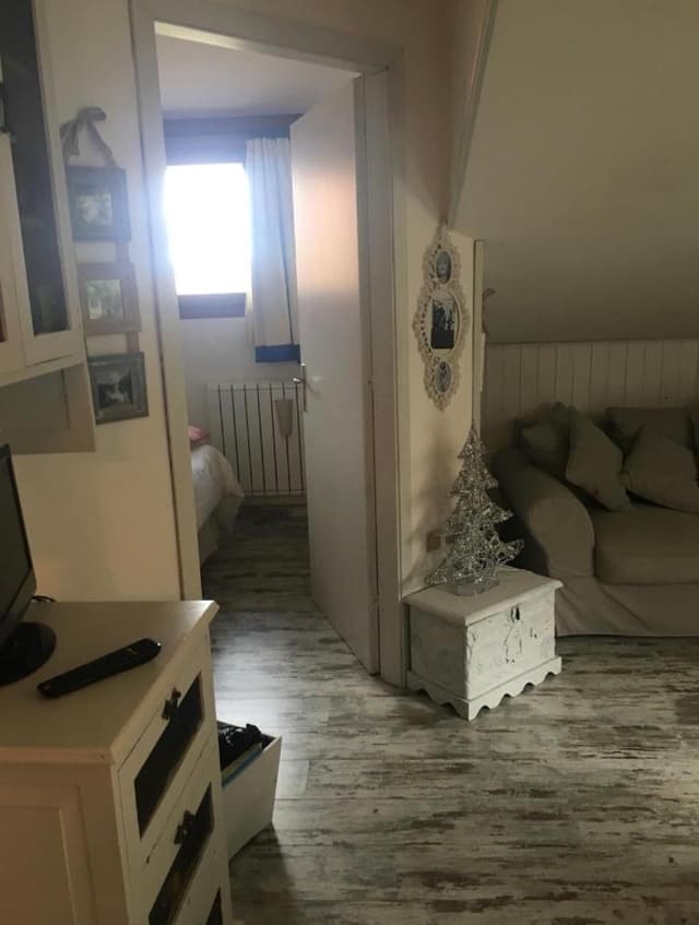 Apartment with Mountain View