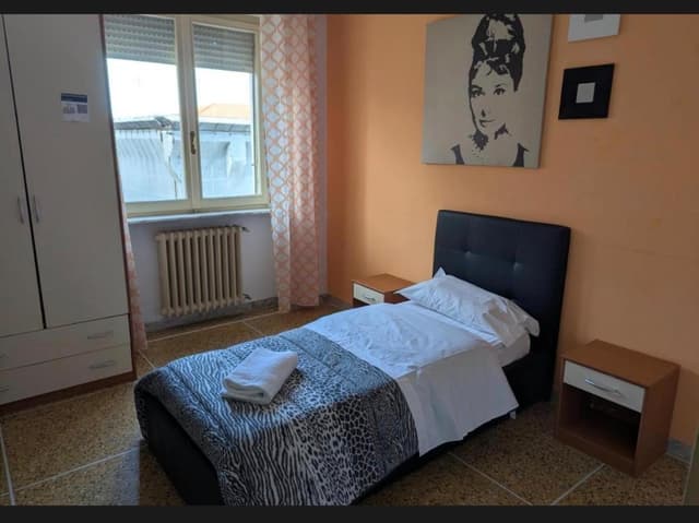 Single Room with Shared Bathroom