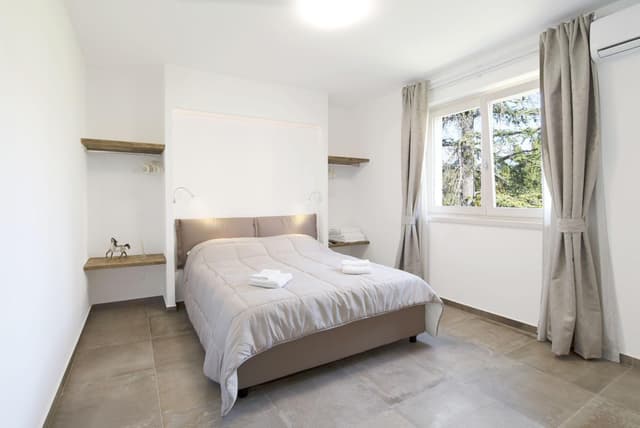 One-Bedroom Apartment with Garden View