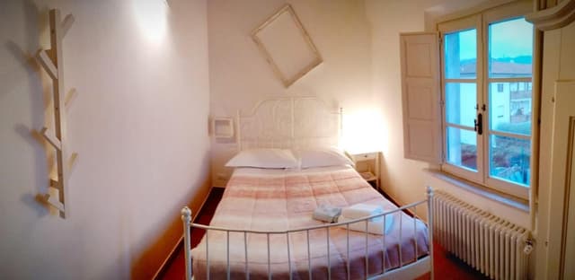 Small Double Room with Shared External Bathroom