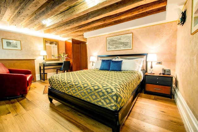 Superior Double Room with San Salvador Canal view.