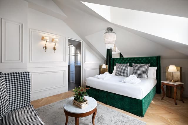 Executive Queen Suite with Balcony and View - Non-Smoking