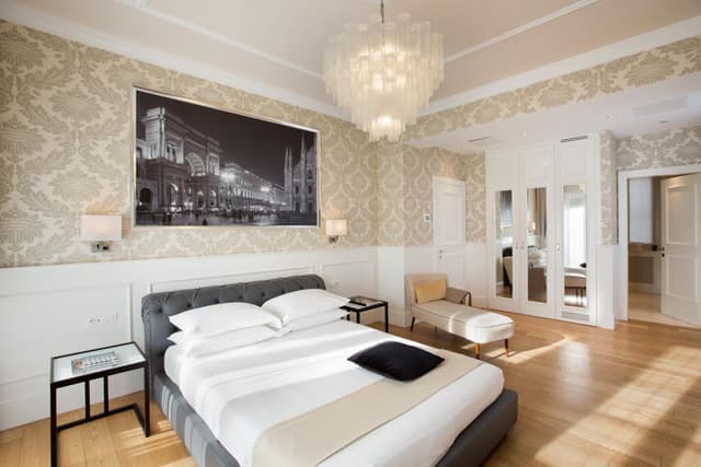 Superior Double Room with Balcony and City View