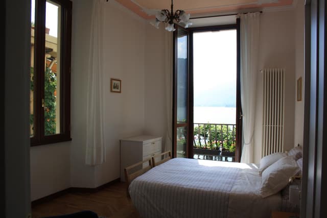 Apartment with Lake View