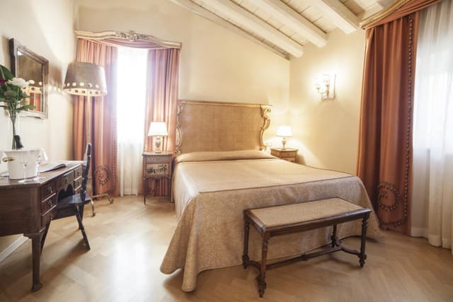 Classic Double Room