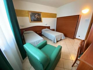 Triple Room with 2 Twin Beds