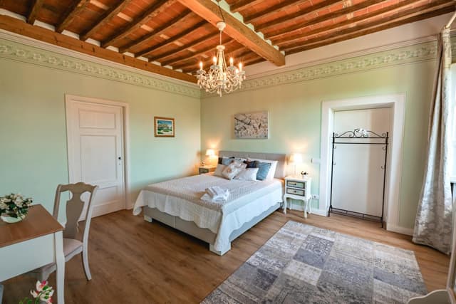 Queen Room with Garden View