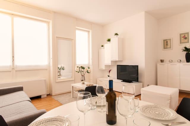 One-Bedroom Apartment - Corso Magenta 62