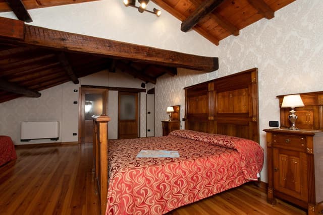 Deluxe Suite with Canal View