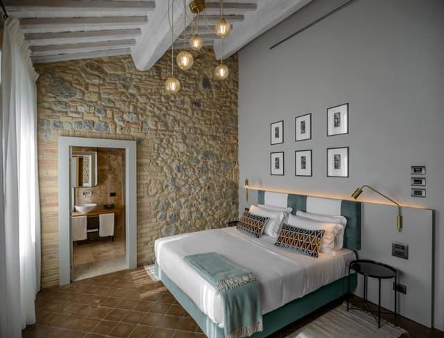 Deluxe King Room with View