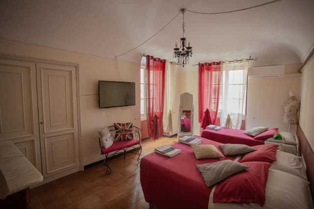 Triple Room with Shared Toilet
