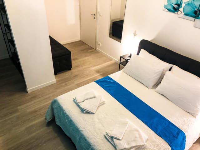 Apartment with Shower