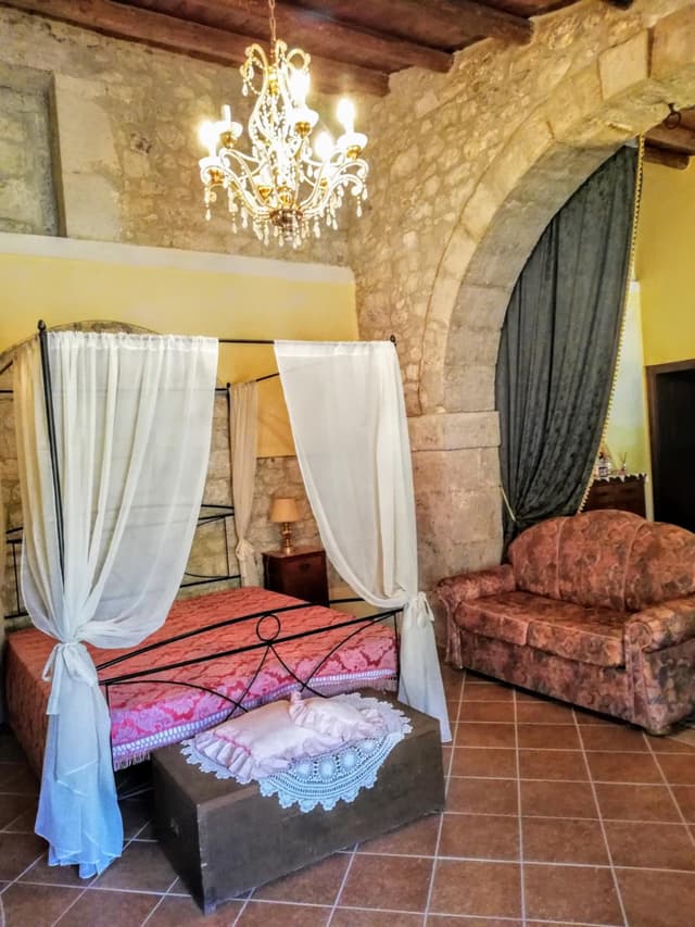 Large One-Bedroom Apartment