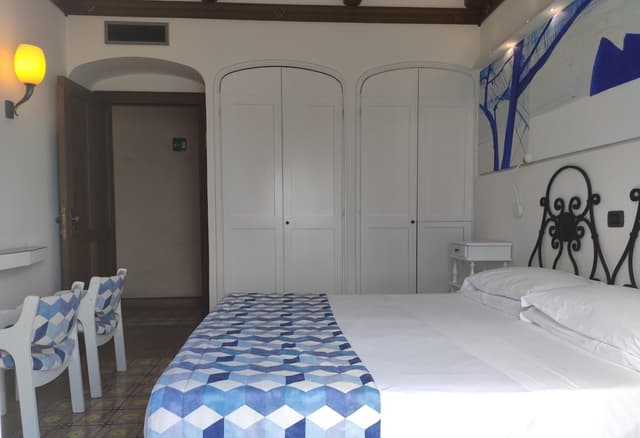 Connecting Room