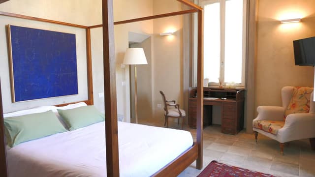 Deluxe Room with Partial Lake View