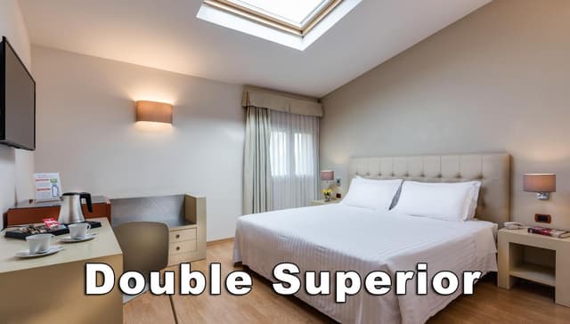 Double PHOTOGRAPH Superior